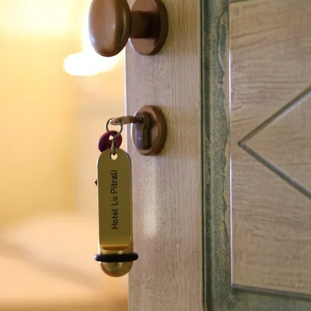 Lu Pitrali Отель Сан-Теодоро